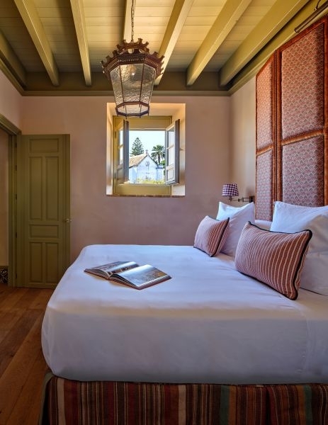 hotel suite